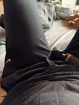 Snapshot of aleexii_s chatting on April 5, 10:23 am aleexii s online show from April 5, 10:23 am