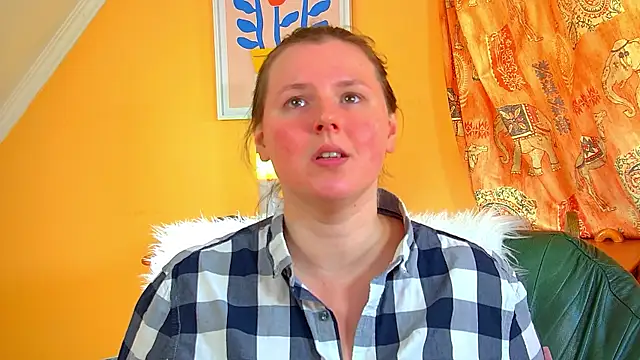 MelodyMoores online show from April 1, 7:20 am