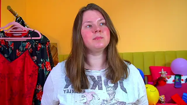 MelodyMoores online show from May 16, 6:43 am