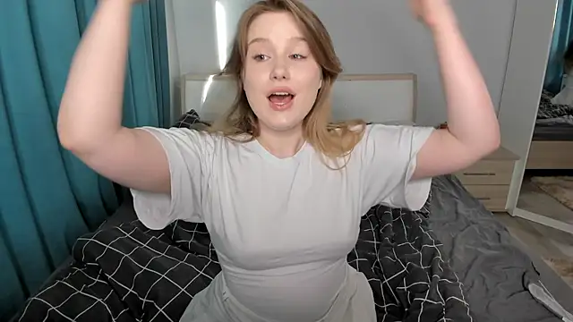 JennyHardy online show from May 19, 2:23 pm