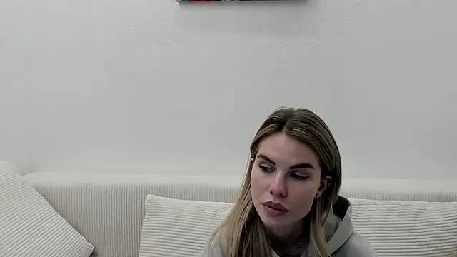 MollyCem online show from March 26, 8:14 pm