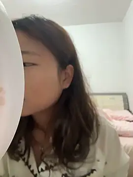 Snapshot of Smallwood_29 chatting on March 15, 7:47 am Smallwood 29 online show from March 15, 7:47 am