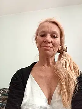 ViktoriaSexi1 online show from May 4, 8:10 am