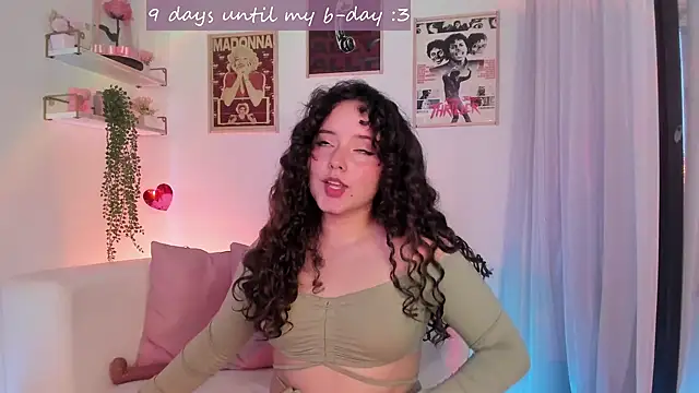 Snapshot of Ally_belle chatting on July 23, 1:58 am Ally belle online show from July 23, 1:58 am