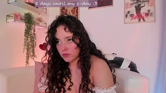 Snapshot of Ally_belle chatting on July 23, 10:40 pm Ally belle online show from July 23, 10:40 pm