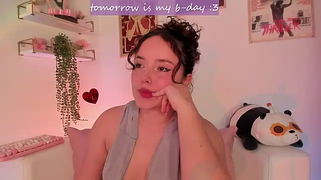 Snapshot of Ally_belle chatting on July 31, 12:10 am Ally belle online show from July 31, 12:10 am