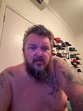 Snapshot of bigbear345k chatting on April 2, 6:22 am bigbear345k online show from April 2, 6:22 am