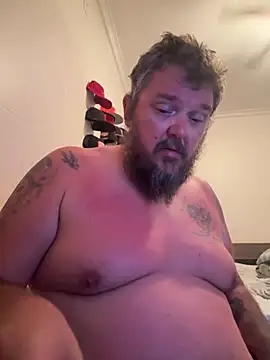 Snapshot of bigbear345k chatting on April 7, 2:45 am bigbear345k online show from April 7, 2:45 am