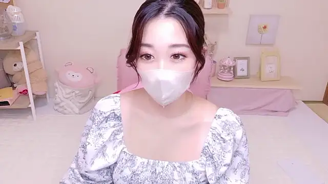 YURIKAsan  online show from May 17, 11:39 am