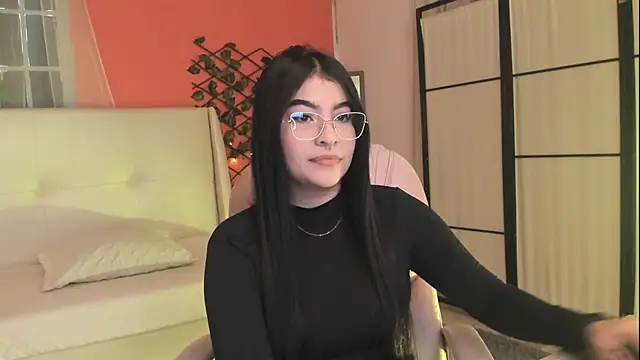 Snapshot of HannaLee333 chatting on March 24, 9:42 pm HannaLee333 online show from March 24, 9:42 pm