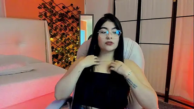 Snapshot of HannaLee333 chatting on March 27, 10:42 pm HannaLee333 online show from March 27, 10:42 pm