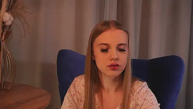 Snapshot of tayashy chatting on April 16, 4:30 pm tayashy online show from April 16, 4:30 pm