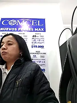 Snapshot of Luna--7 chatting on March 20, 12:32 pm Luna--7 online show from March 20, 12:32 pm