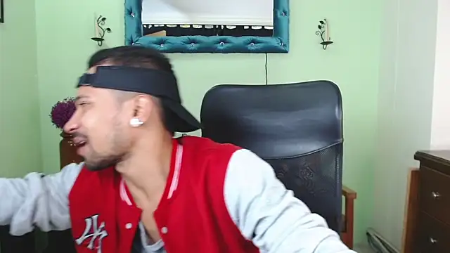 RichardWithe  online show from April 1, 12:06 pm