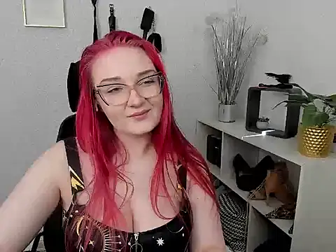 Snapshot of redkissruby chatting on April 1, 1:41 pm redkissruby online show from April 1, 1:41 pm