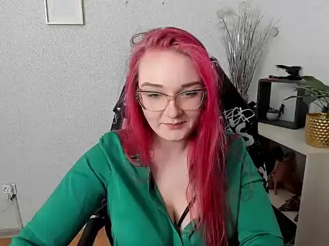 Snapshot of redkissruby chatting on April 2, 1:42 pm redkissruby online show from April 2, 1:42 pm