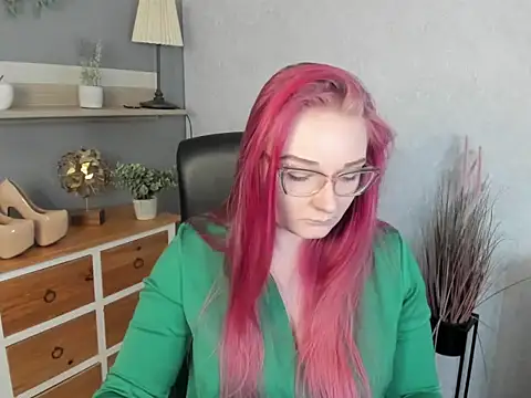 Snapshot of redkissruby chatting on April 8, 12:49 pm redkissruby online show from April 8, 12:49 pm