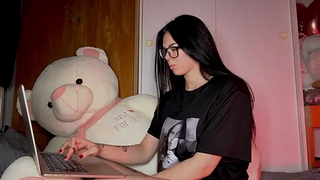 Snapshot of FloppingPrimary chatting on March 17, 11:41 pm FloppingPrimary online show from March 17, 11:41 pm