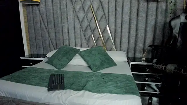 SilvanaFoxx online show from March 19, 7:51 pm