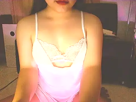 Snapshot of Wxrkeylee chatting on May 4, 5:09 pm Wxrkeylee online show from May 4, 5:09 pm