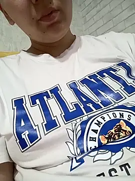 Emi hot1 online show from March 5, 12:34 pm