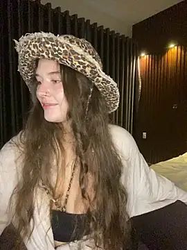 Snapshot of KristieKitty chatting on March 23, 11:09 pm KristieKitty online show from March 23, 11:09 pm