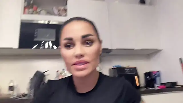 AMBER HARD online show from March 11, 11:00 pm