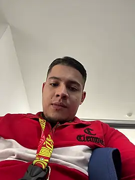 Snapshot of OliverTabordaa chatting on April 9, 6:35 pm OliverTabordaa online show from April 9, 6:35 pm