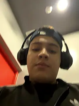 Snapshot of OliverTabordaa chatting on April 24, 8:11 pm OliverTabordaa online show from April 24, 8:11 pm