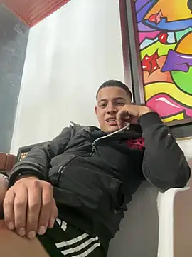 Snapshot of OliverTabordaa chatting on May 6, 8:47 pm OliverTabordaa online show from May 6, 8:47 pm