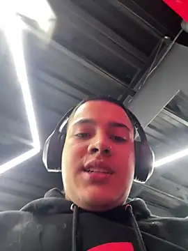 Snapshot of OliverTabordaa chatting on May 11, 8:28 pm OliverTabordaa online show from May 11, 8:28 pm