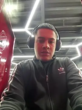 Snapshot of OliverTabordaa chatting on May 13, 9:00 pm OliverTabordaa online show from May 13, 9:00 pm