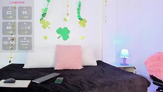 Snapshot of Eve-01 chatting on March 21, 7:28 pm Eve-01 online show from March 21, 7:28 pm