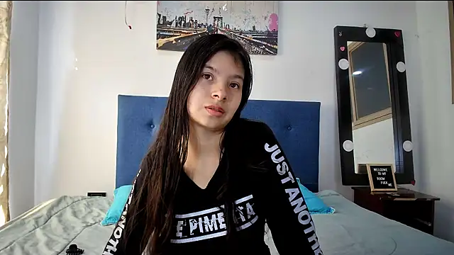 Snapshot of HIMAWARY_SOIN5 chatting on March 13, 1:40 pm HIMAWARY SOIN5 online show from March 13, 1:40 pm