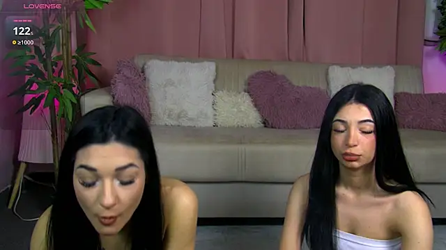 Snapshot of ObsessionDarcieAndAria chatting on May 22, 6:57 pm ObsessionDarcieAndAria online show from May 22, 6:57 pm