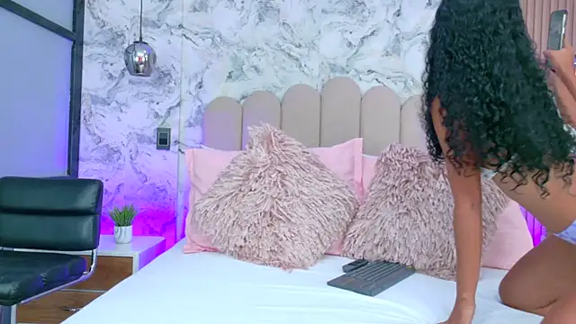 KiaraCurly online show from March 16, 12:42 pm