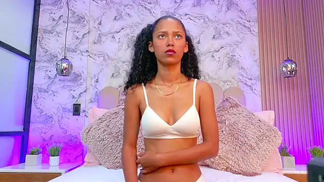 KiaraCurly online show from April 1, 12:17 pm