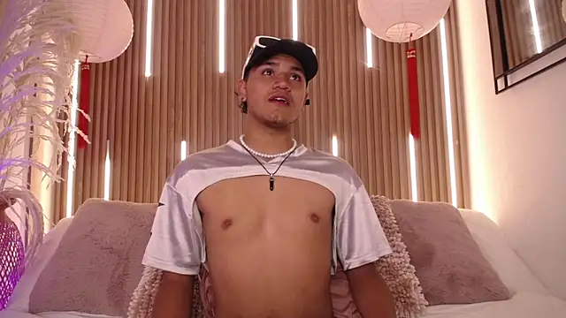 Ikaika Kalani online show from April 2, 12:47 pm