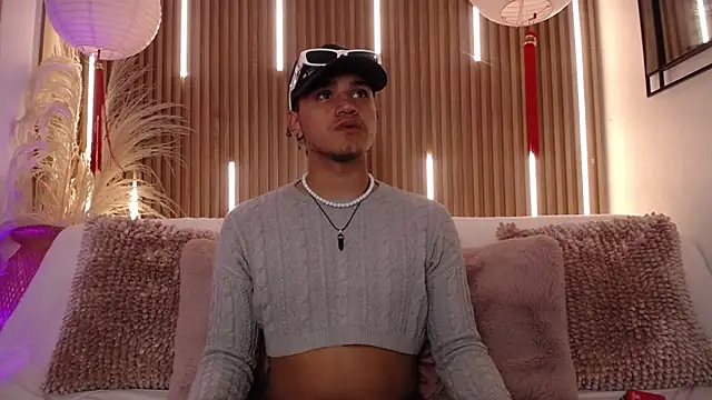 Ikaika Kalani online show from April 3, 12:58 pm