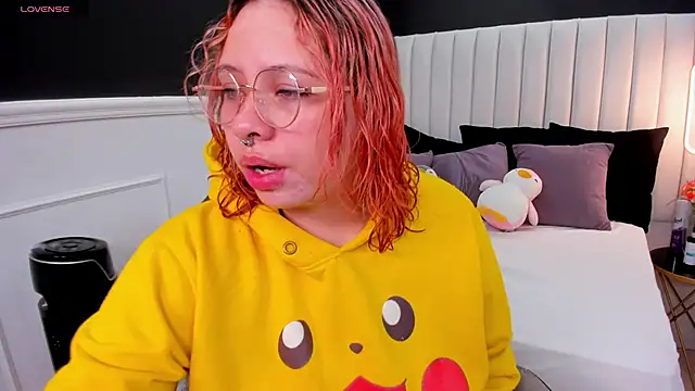 lil la skye online show from April 3, 1:09 pm