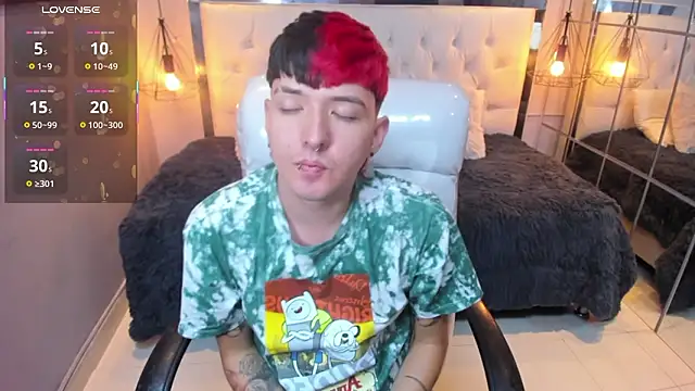 Snapshot of Santiago_morgan chatting on March 21, 10:24 pm Santiago morgan online show from March 21, 10:24 pm