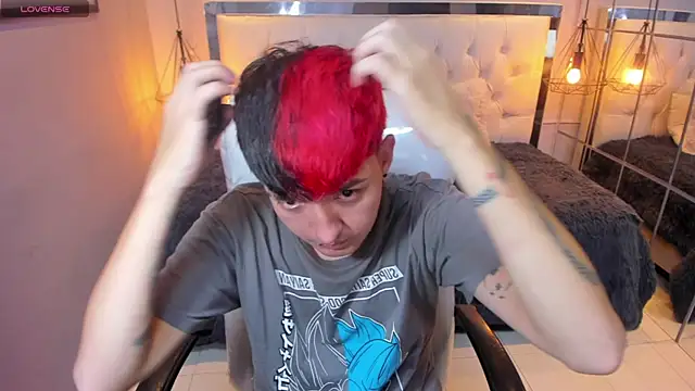 Snapshot of Santiago_morgan chatting on March 28, 10:42 pm Santiago morgan online show from March 28, 10:42 pm