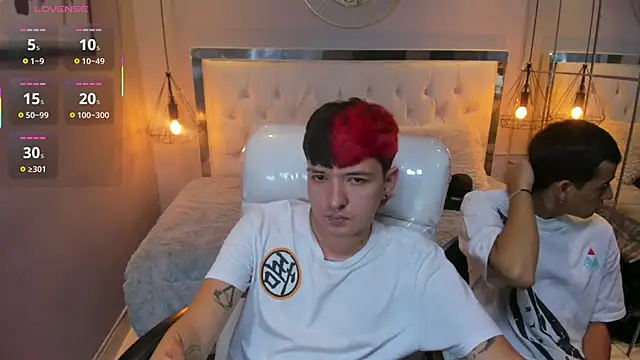 Snapshot of Santiago_morgan chatting on March 31, 10:32 pm Santiago morgan online show from March 31, 10:32 pm