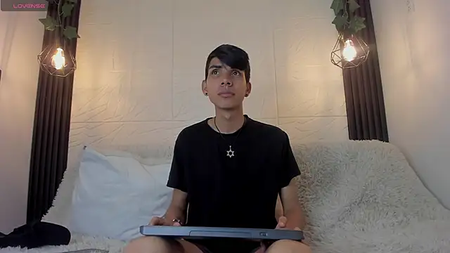 Snapshot of dave_925_ chatting on March 12, 3:29 pm dave 925 online show from March 12, 3:29 pm