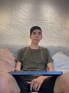 Snapshot of dave_925_ chatting on March 16, 7:07 pm dave 925 online show from March 16, 7:07 pm