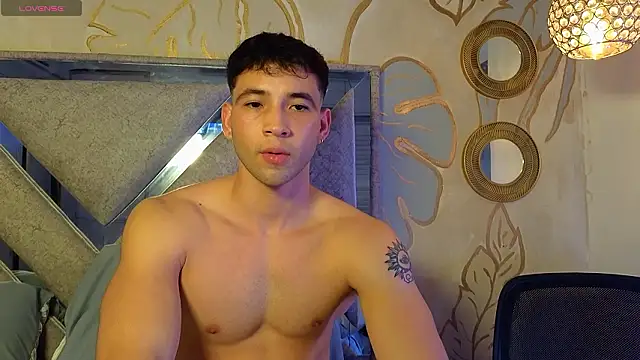 Snapshot of Tinocrow chatting on March 21, 3:44 am Tinocrow online show from March 21, 3:44 am