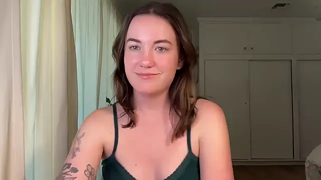 summerxo online show from May 13, 1:47 am