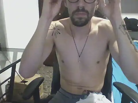 Snapshot of psycrema chatting on March 25, 12:16 am psycrema online show from March 25, 12:16 am