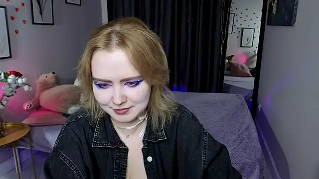 Snapshot of Fiona_Rider chatting on March 18, 10:02 pm Fiona Rider online show from March 18, 10:02 pm