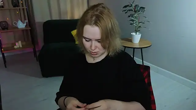 Snapshot of Fiona_Rider chatting on March 28, 9:47 pm Fiona Rider online show from March 28, 9:47 pm